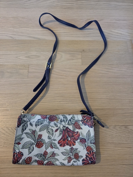 Tory Burch Handbags - Tory Burch Floral Print Crossbody with Navy Strap
